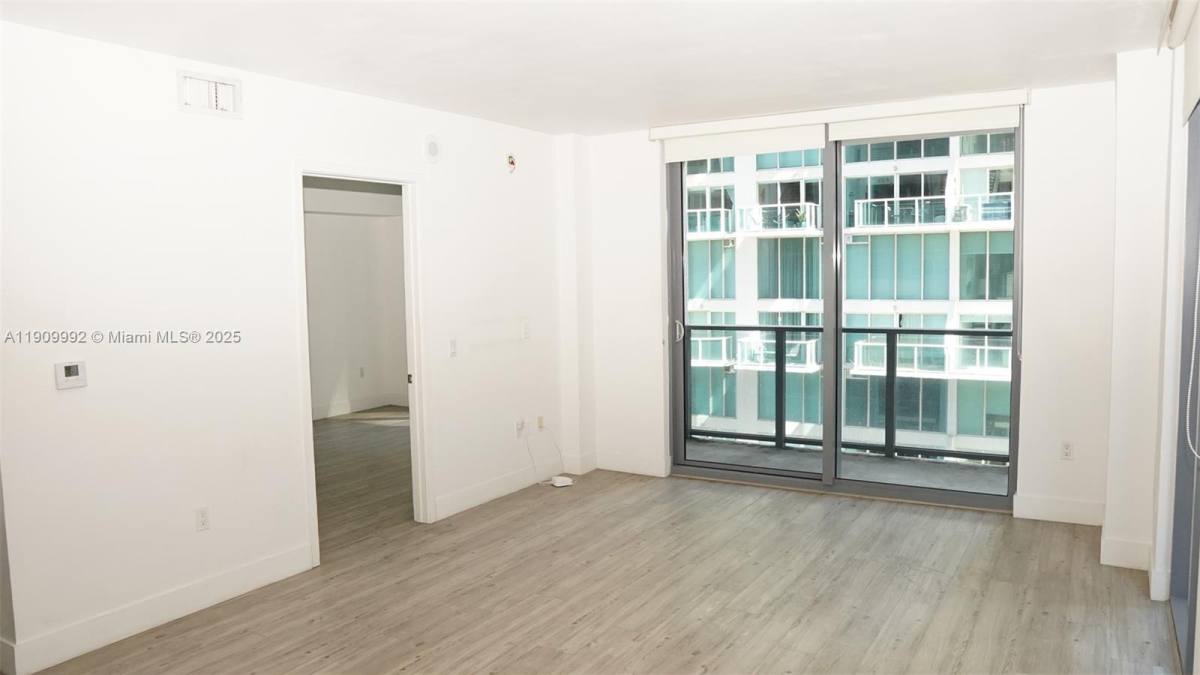 Apartment for rent at 31 SE 6th St #1108, Miami, FL 33131