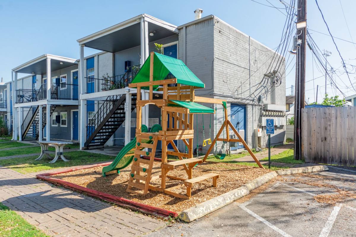 Apartment for rent at 1800 N Wayside Dr, Houston, TX 77020