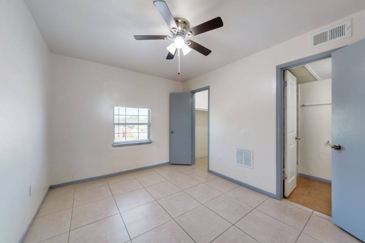 Apartment for rent at 1800 N Wayside Dr, Houston, TX 77020