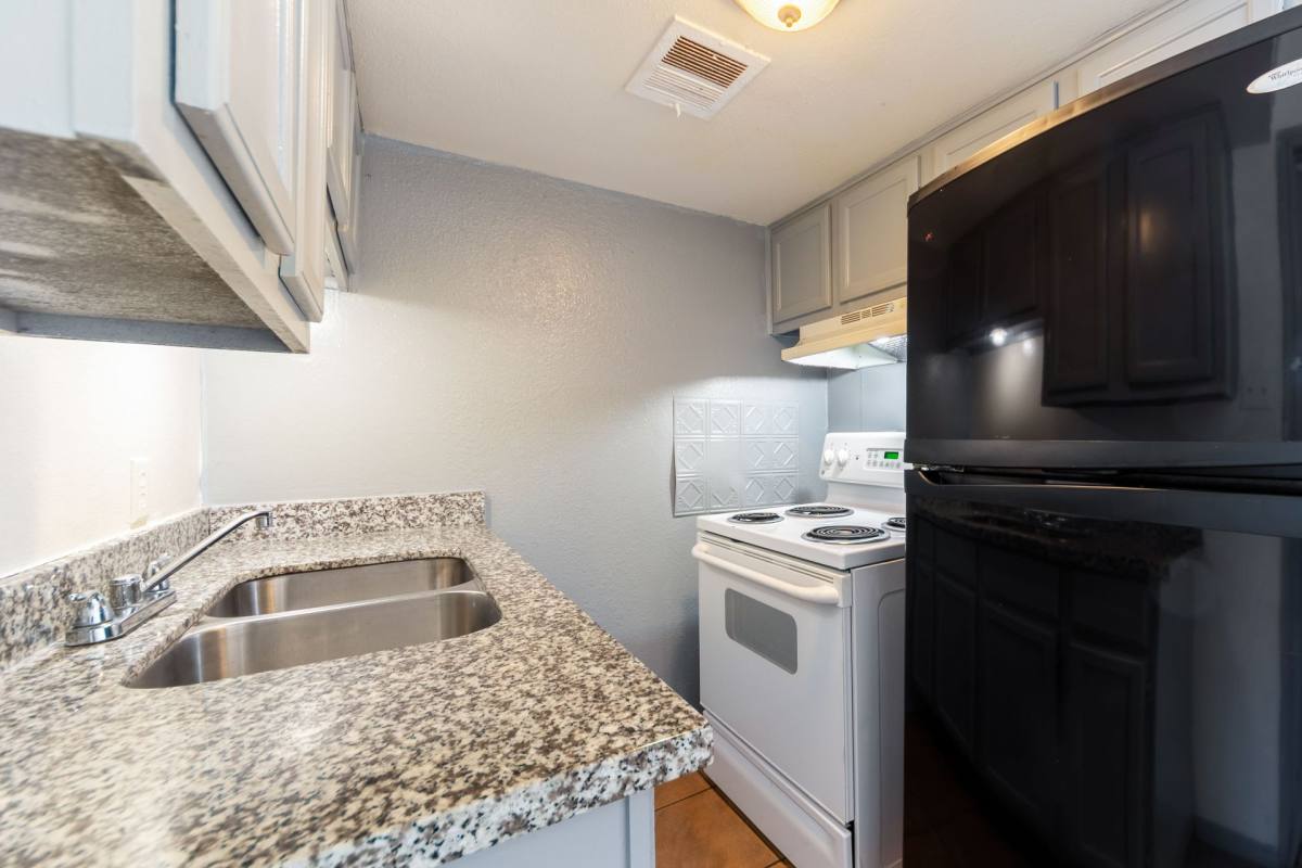 Apartment for rent at 1800 N Wayside Dr, Houston, TX 77020