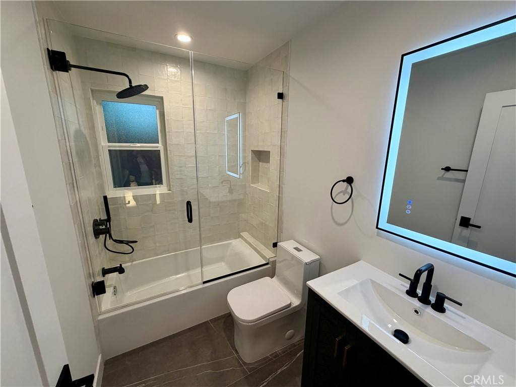Apartment for rent at 8666 Keokuk Ave, Winnetka, CA 91306