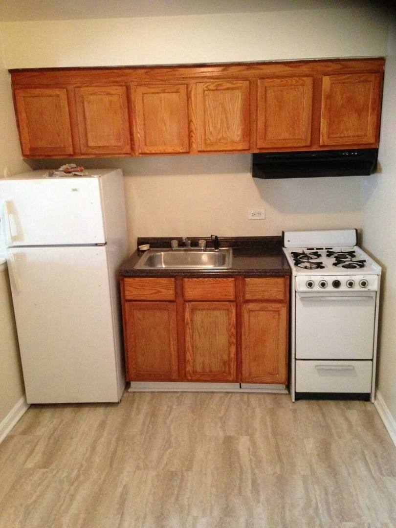Apartment for rent at 12500 S Lincoln St, Riverdale, IL 60827