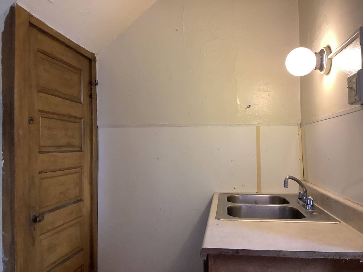 Apartment for rent at 501 - 503 McLane Ave, Morgantown, WV 26505