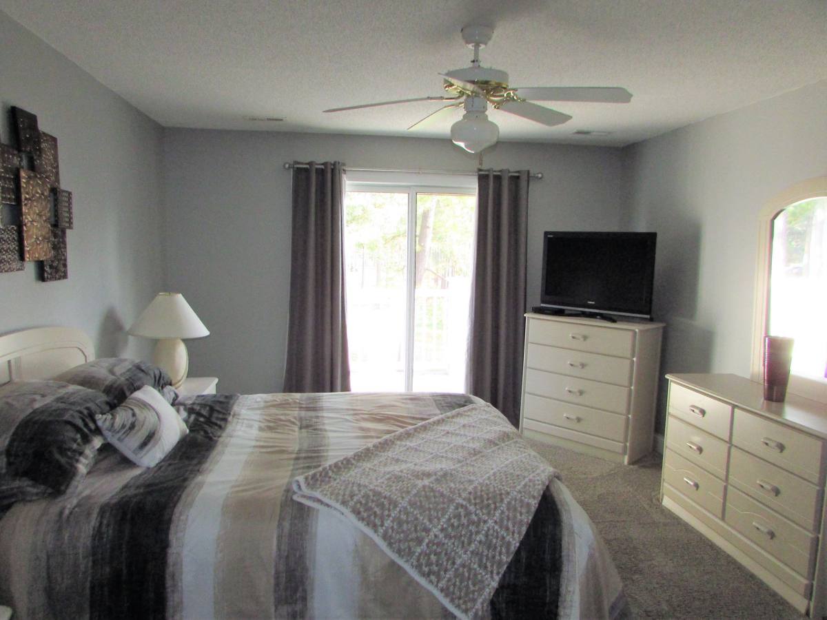 Apartment for rent at 330 S Middleton Dr, Calabash, NC 28467