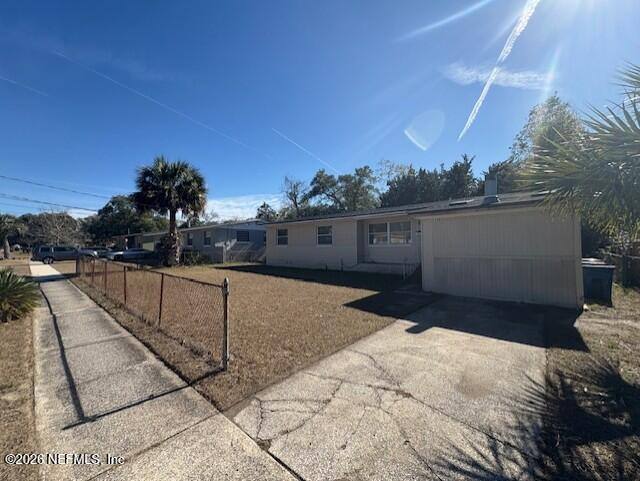 Apartment for rent at 7248 Stonehurst Rd N, Jacksonville, FL 32277