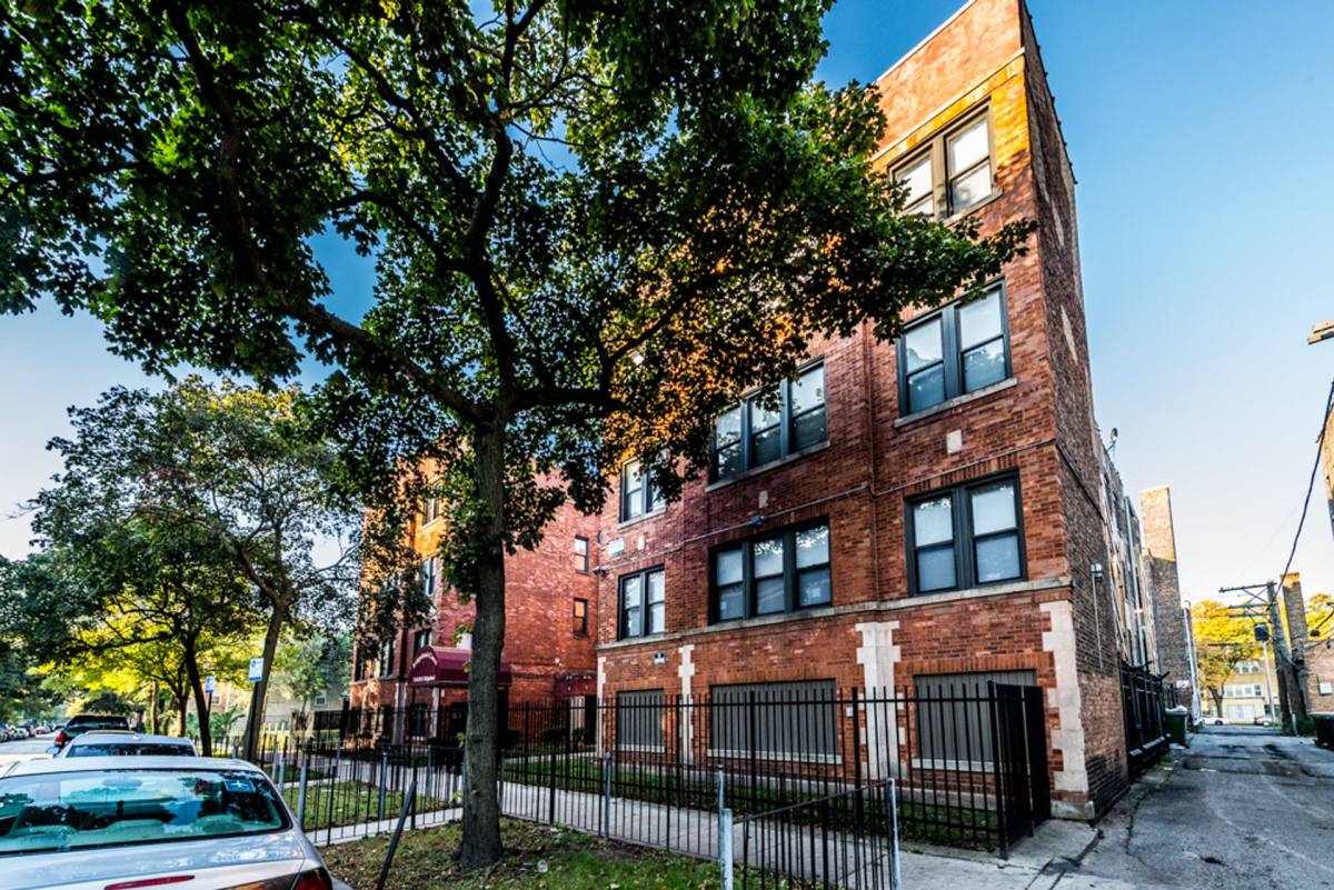 Apartment for rent at 7110-18 S Ridgeland Ave, Chicago, IL 60649