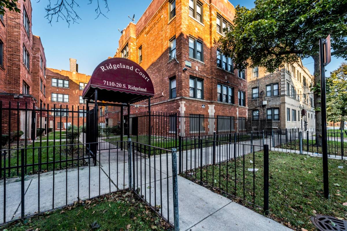 Apartment for rent at 7110-18 S Ridgeland Ave, Chicago, IL 60649