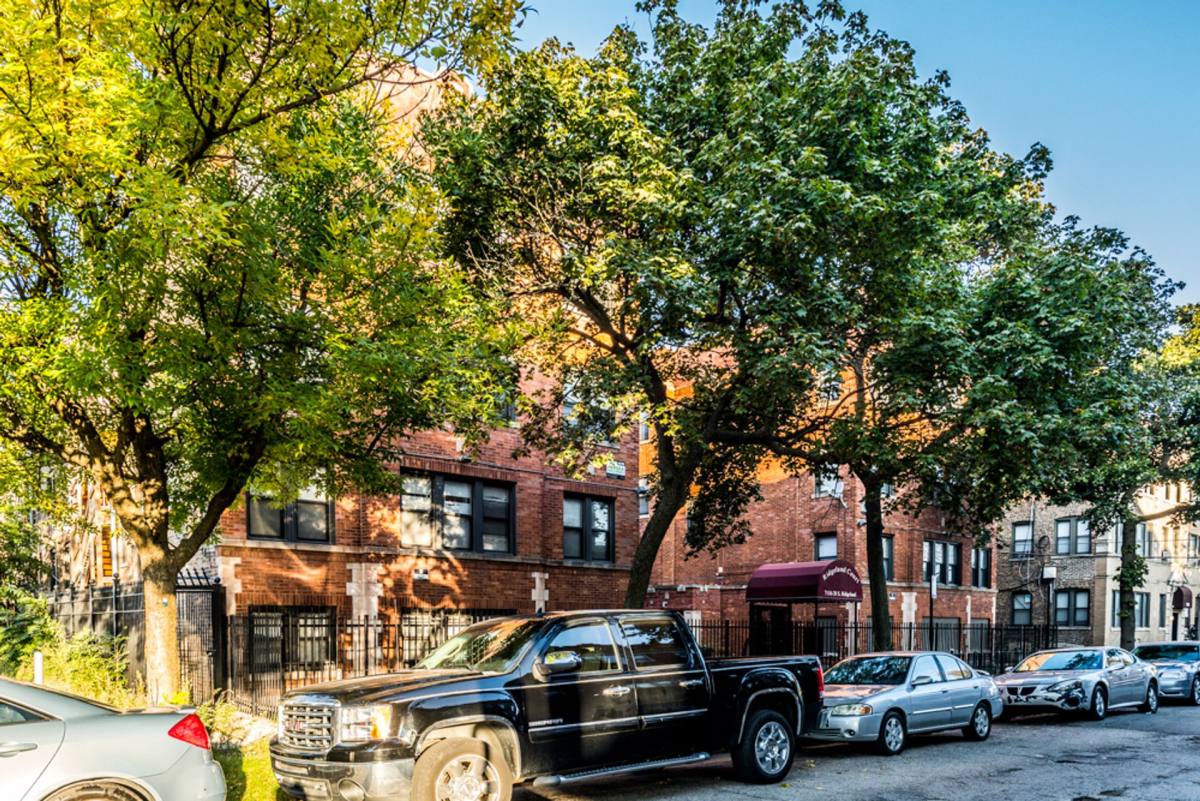Apartment for rent at 7110-18 S Ridgeland Ave, Chicago, IL 60649