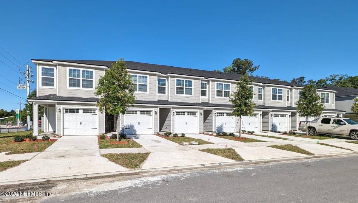 Townhouse for rent at 9808 Morgan Marsh Court, Jacksonville, FL 32218