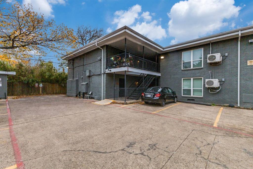Apartment for rent at 811 Skillman St #105, Dallas, TX 75214