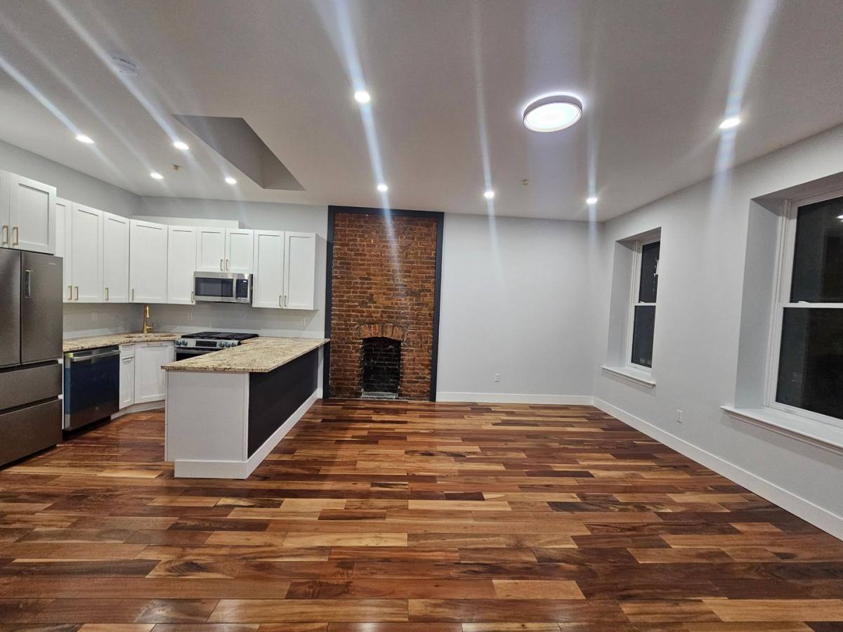 Apartment for rent at 2148 5th Ave, New York, NY 10037