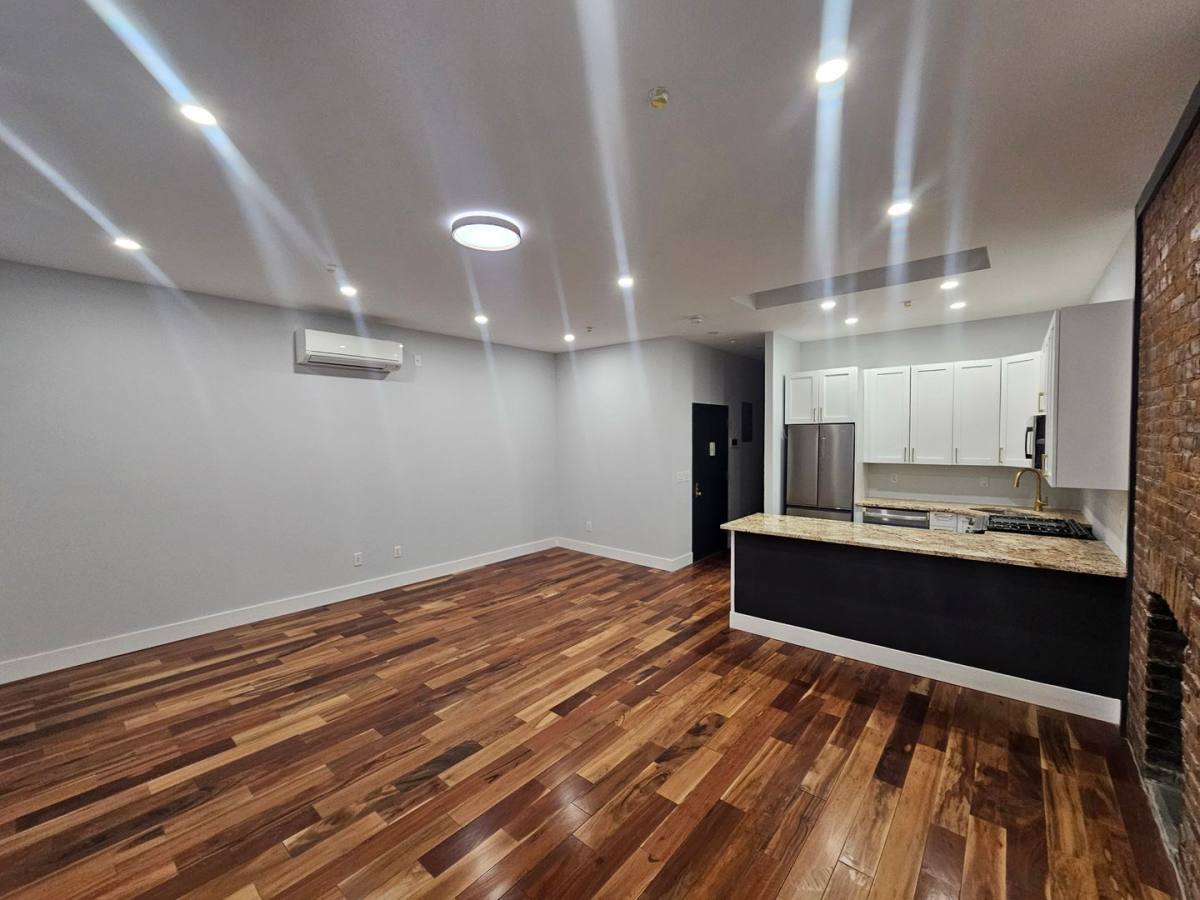 2148 5th Ave, New York, NY 10037 - Apartment for Rent - Image 2