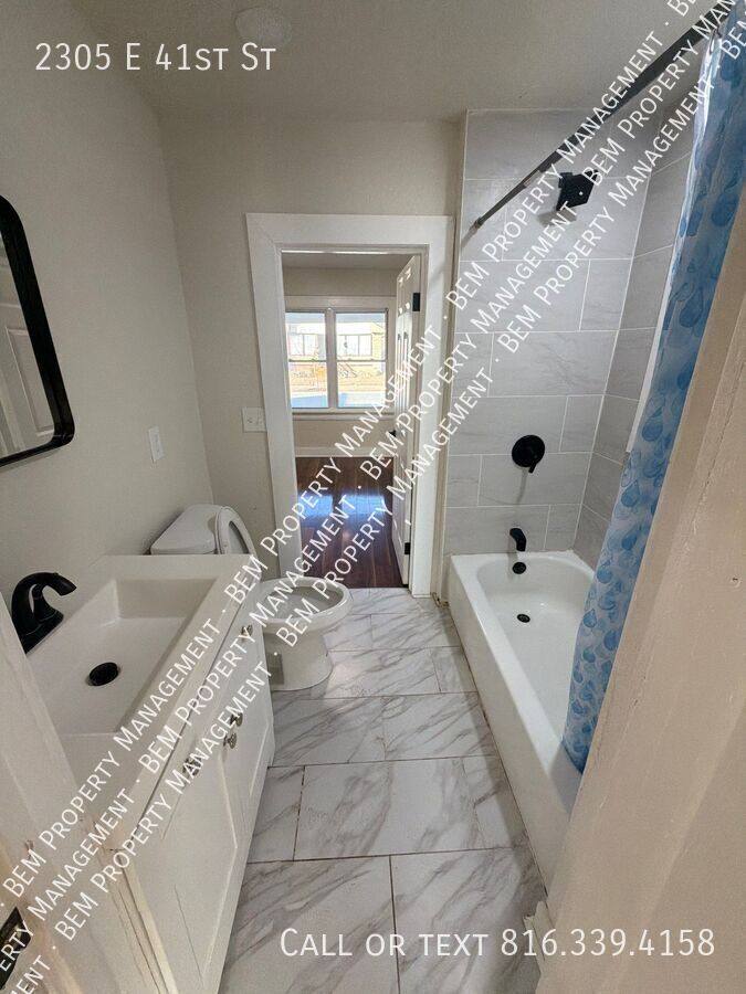 House for rent at 2305 E 41st St, Kansas City, MO 64130
