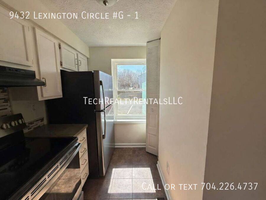 Townhouse for rent at 9432 Lexington Circle #G, Charlotte, NC 28213