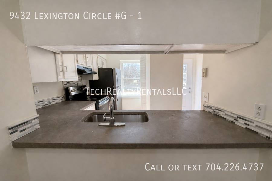 Townhouse for rent at 9432 Lexington Circle #G, Charlotte, NC 28213
