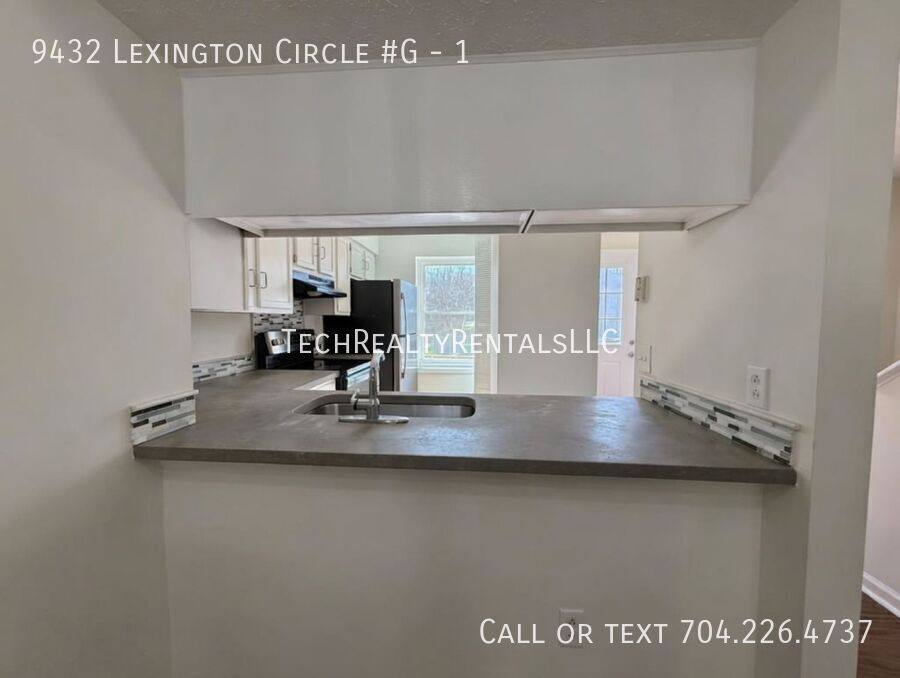 Townhouse for rent at 9432 Lexington Circle #G, Charlotte, NC 28213