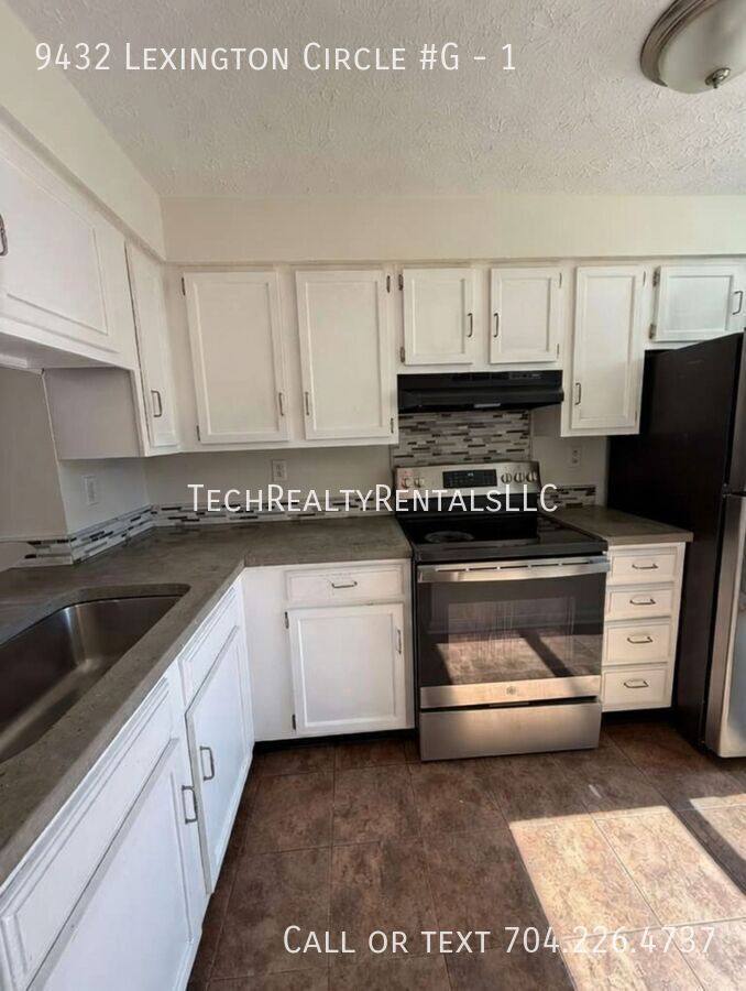 Townhouse for rent at 9432 Lexington Circle #G, Charlotte, NC 28213