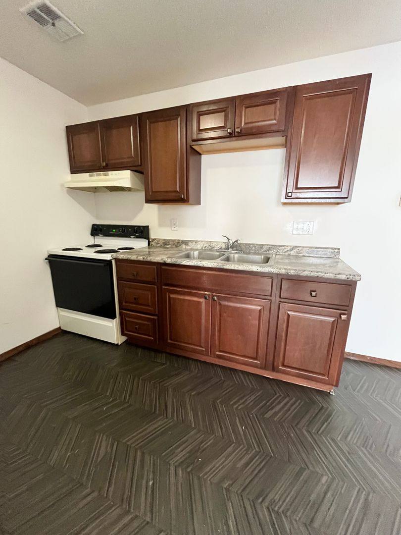 Apartment for rent at 3304 S Kiwanis Ave, Sioux Falls, SD 57105