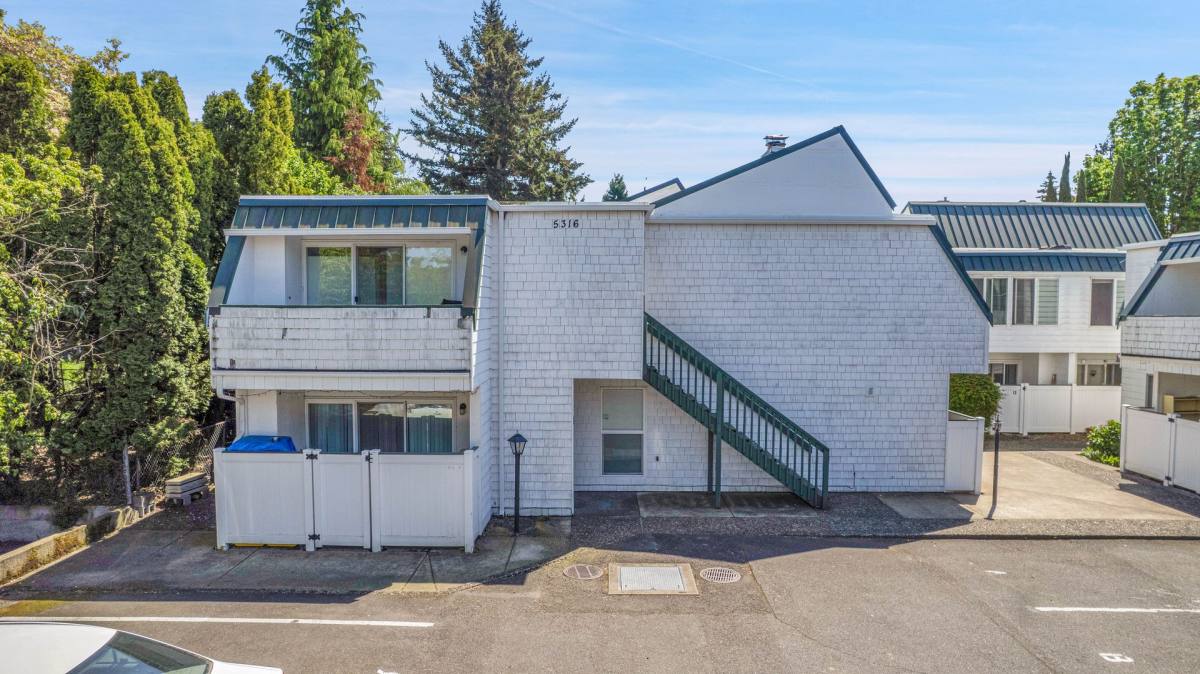 Apartment for rent at 5316 E Burnside St, Portland, OR 97215