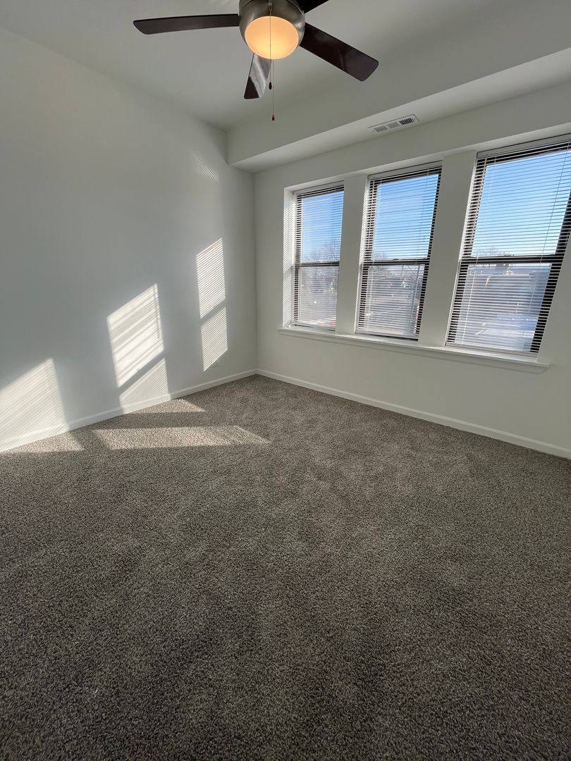 Apartment for rent at 5826 W Washington Blvd, Chicago, IL 60644
