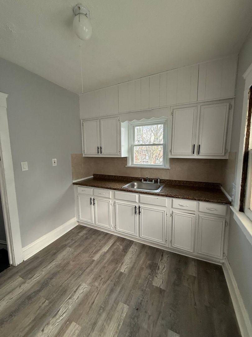 Apartment for rent at 1417 E, Cleveland, OH 44110