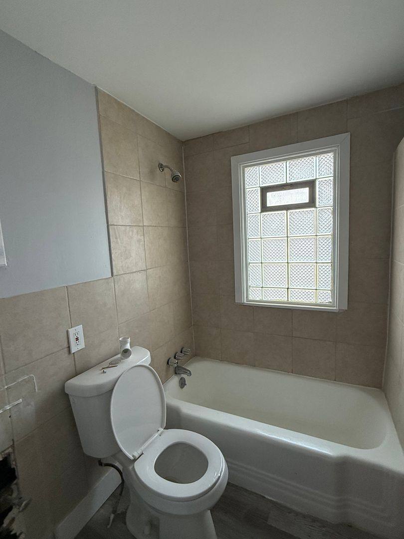 Apartment for rent at 1417 E, Cleveland, OH 44110