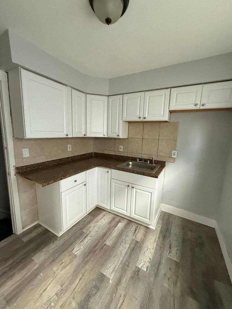 Apartment for rent at 1417 E, Cleveland, OH 44110