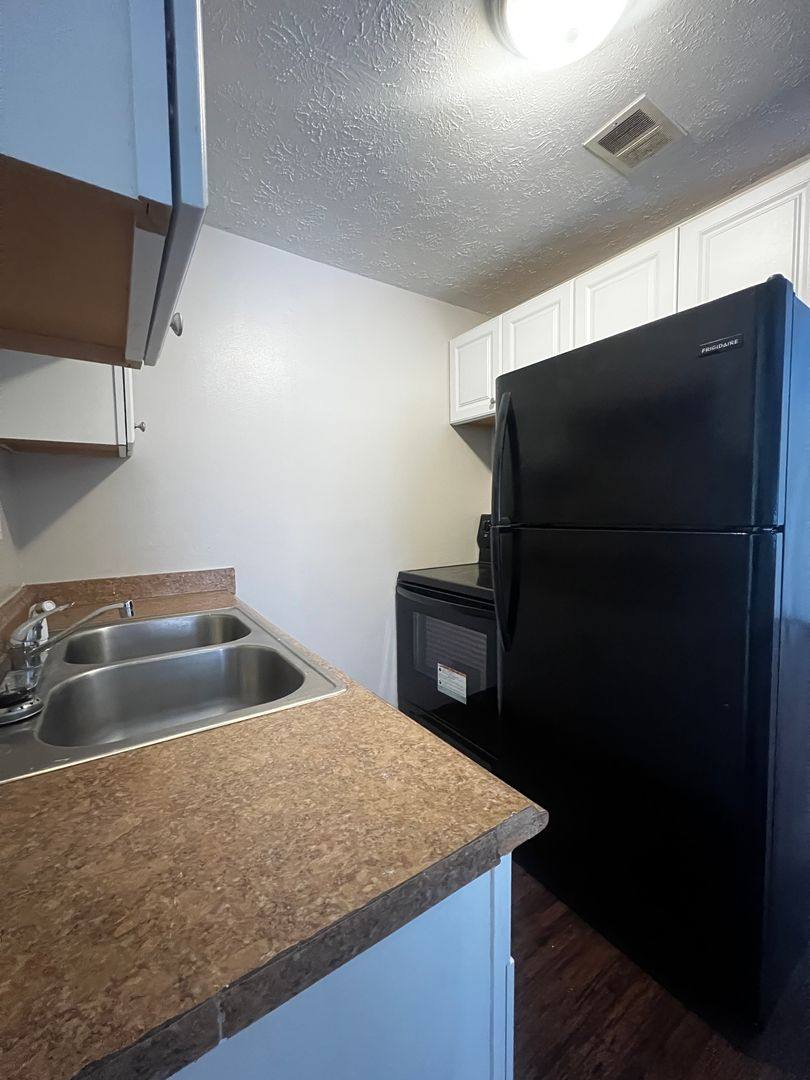 Apartment for rent at 12050 Lake Ave #103, Lakewood, OH 44107