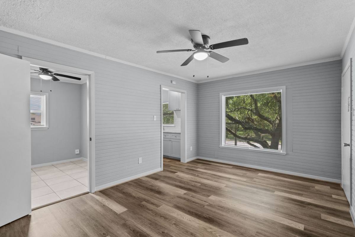 Apartment for rent at 2324 Cedar Dr, La Marque, TX 77568