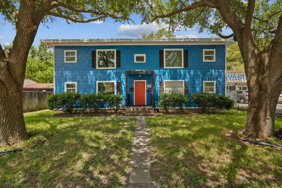 Apartment for rent at 2324 Cedar Dr, La Marque, TX 77568