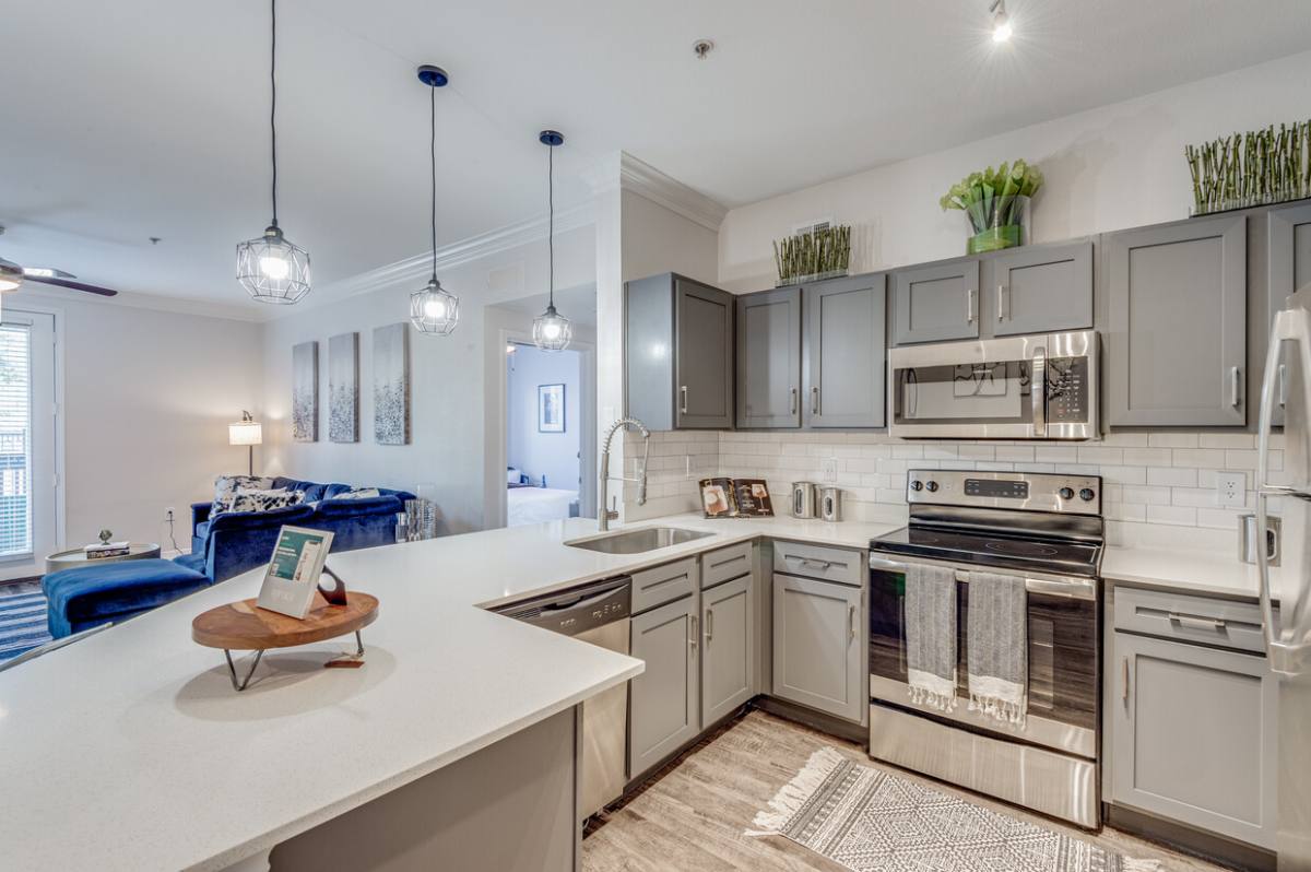 Apartment for rent at 7550 Kirby Dr #PK1, Houston, TX 77030