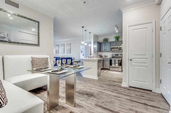 Apartment for rent at 7550 Kirby Dr #PK1, Houston, TX 77030