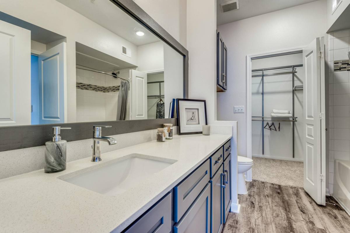 Apartment for rent at 7550 Kirby Dr #PK1, Houston, TX 77030