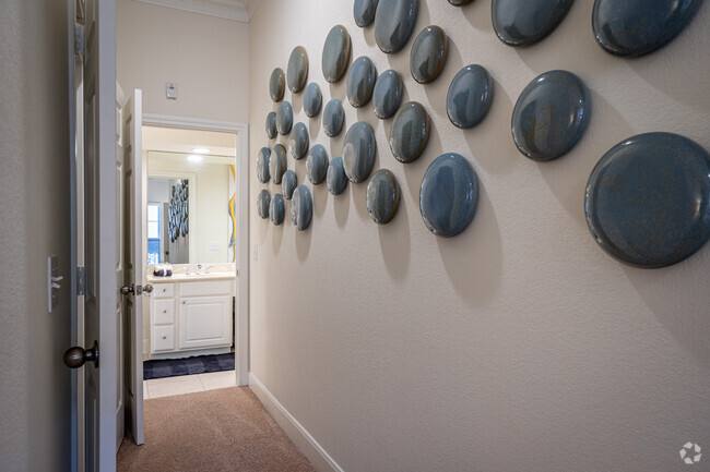 Apartment for rent at 320 Jackson Hill St #JH2, Houston, TX 77007