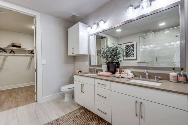 Apartment for rent at 1320 Montrose Blvd #MBB1, Houston, TX 77019