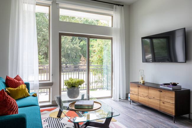 Apartment for rent at 3030 Summer St #BSS1, Houston, TX 77007