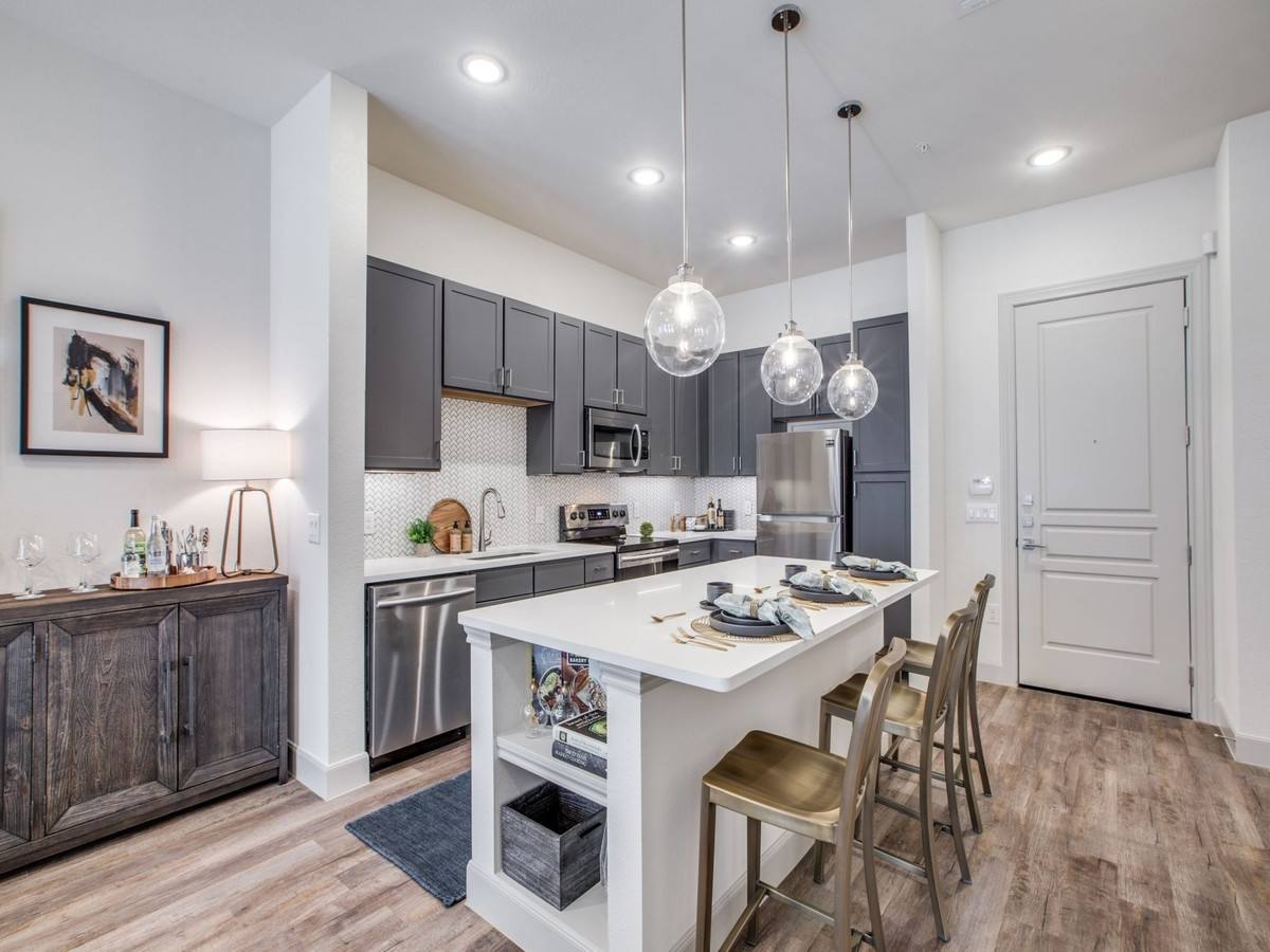 Apartment for rent at 2220 Pinegate #CA1, Houston, TX 77008