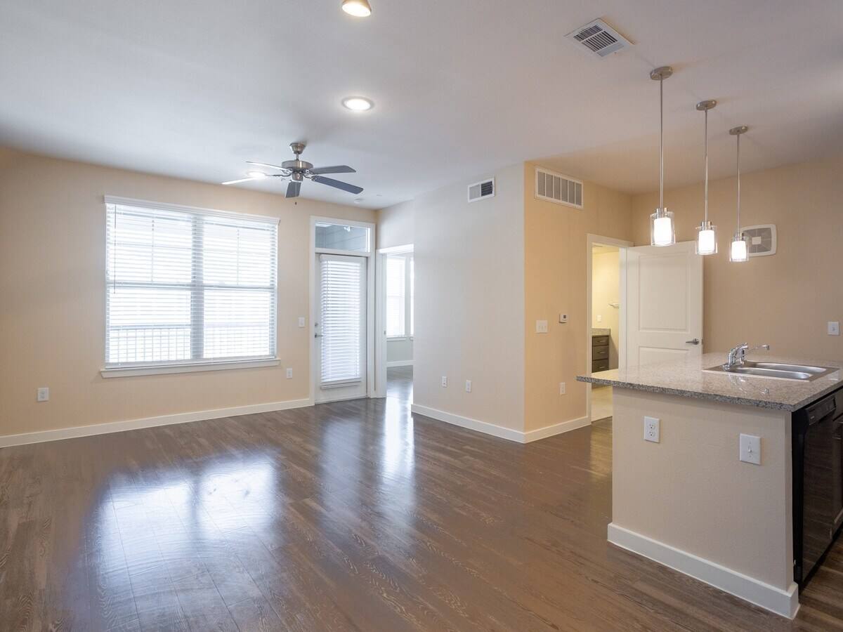 Apartment for rent at 13555 Cullen Blvd #SLC2, Houston, TX 77047