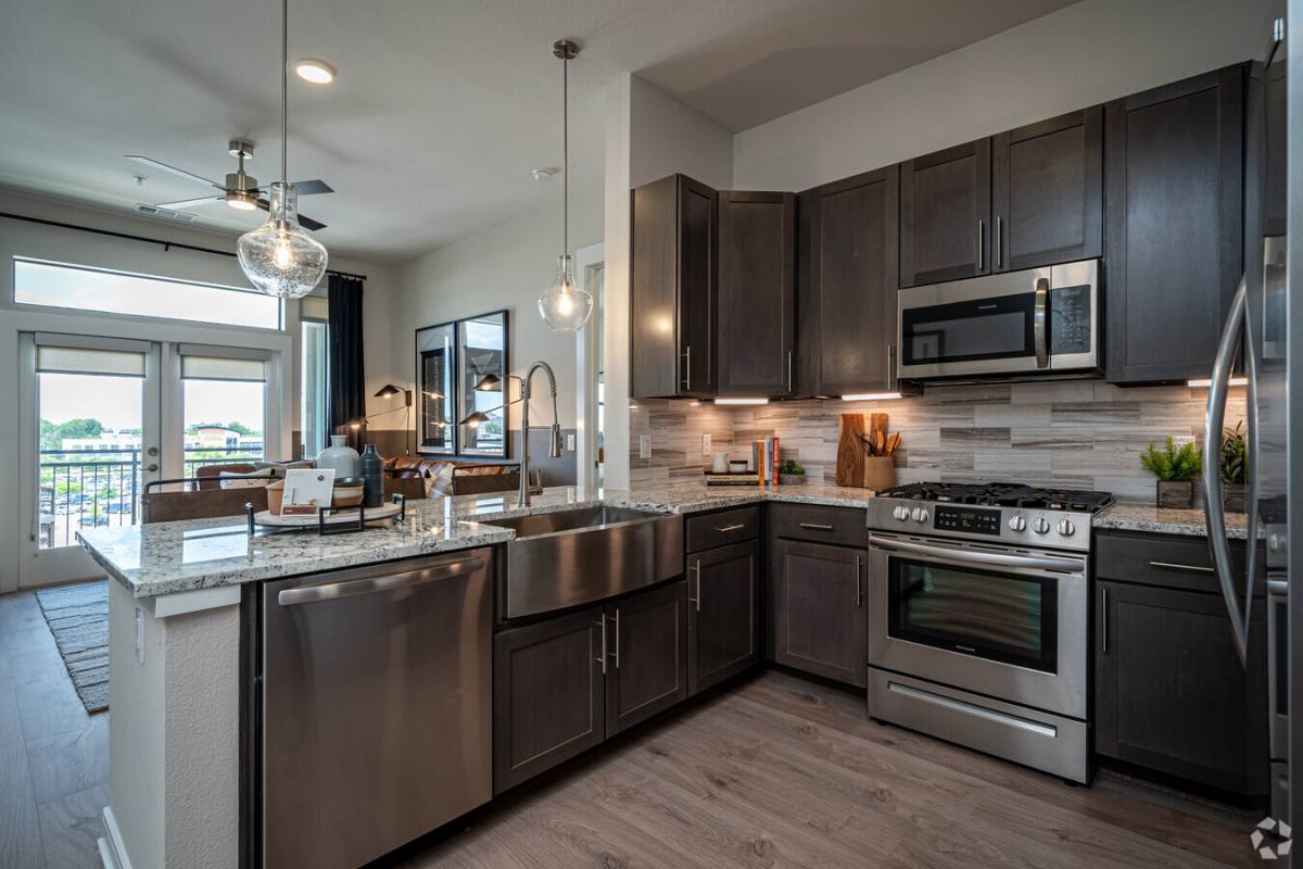 Apartment for rent at 2770 Summer St #27SLH2, Houston, TX 77007