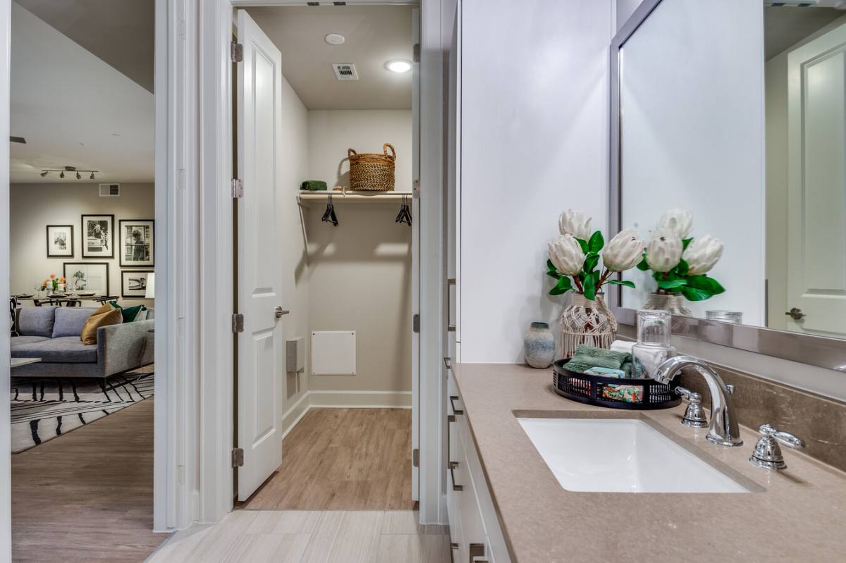 Apartment for rent at 1320 Montrose Blvd #MBB2, Houston, TX 77019
