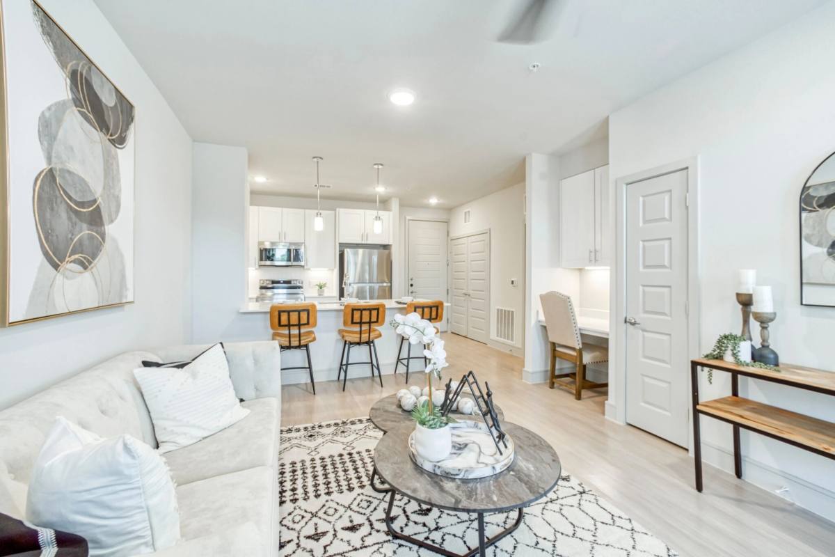 Apartment for rent at 4840 N Shepherd Dr #DAS, Houston, TX 77018