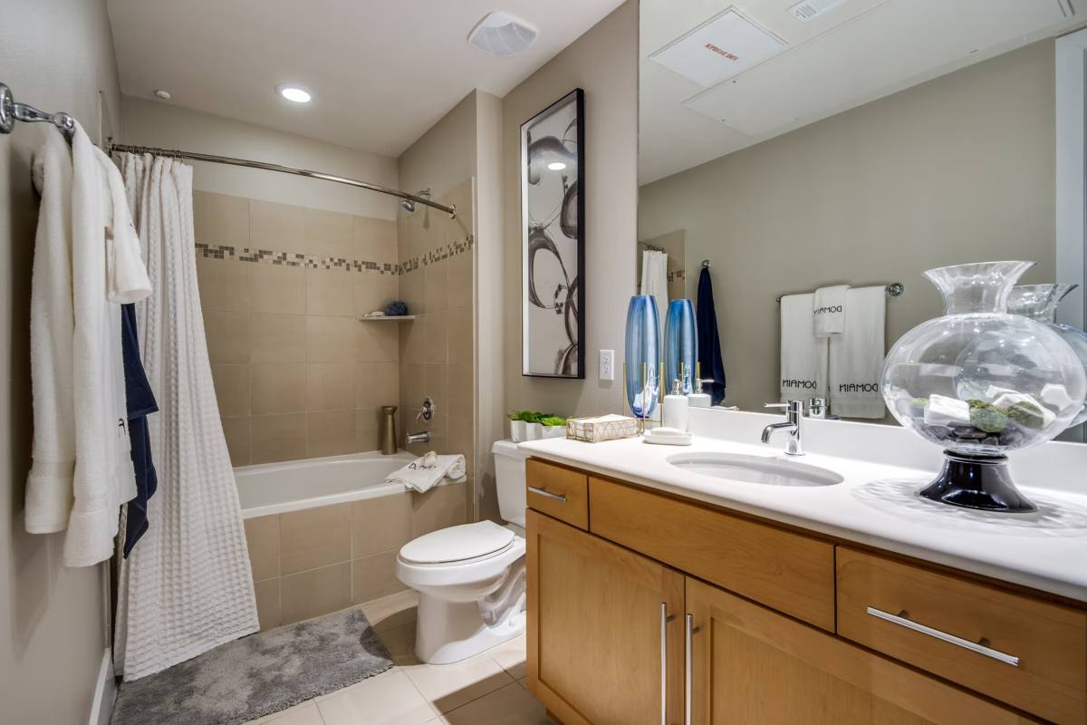 Apartment for rent at 811 Town & Country Blvd #DACC, Houston, TX 77024