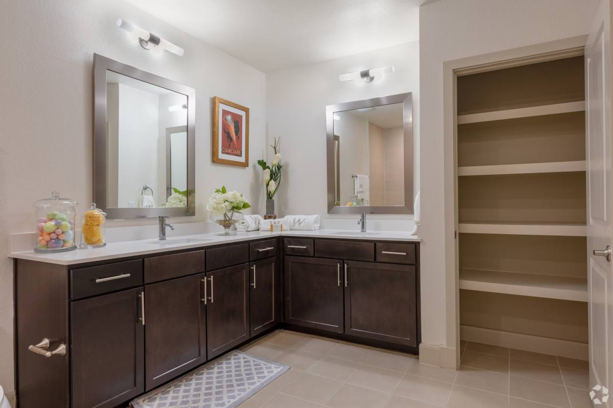 Apartment for rent at 611 Dairy Ashford Rd #DWT2, Houston, TX 77079