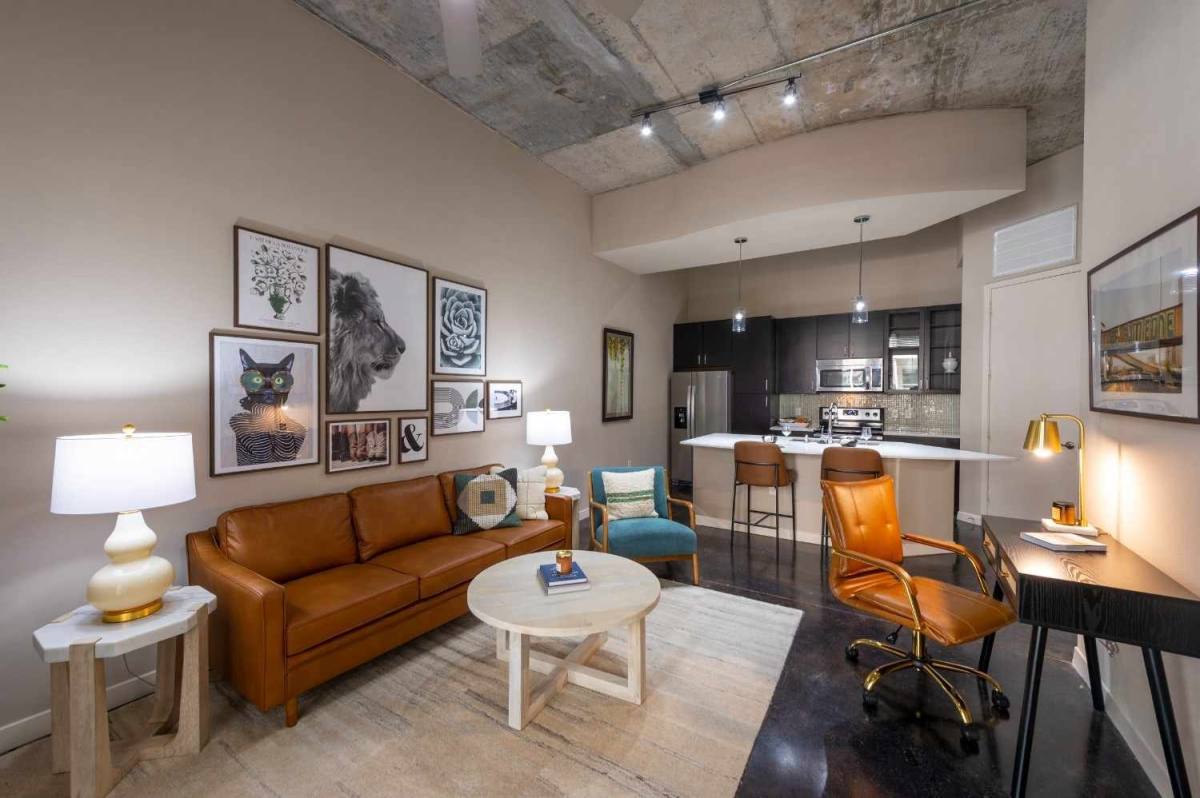 Apartment for rent at 7010 Staffordshire St #EMC, Houston, TX 77030