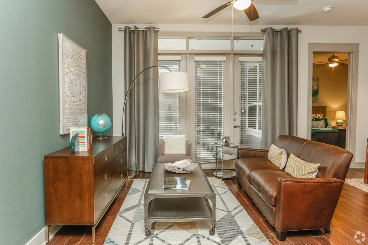 Apartment for rent at 525 W 24th St #HNH1, Houston, TX 77008