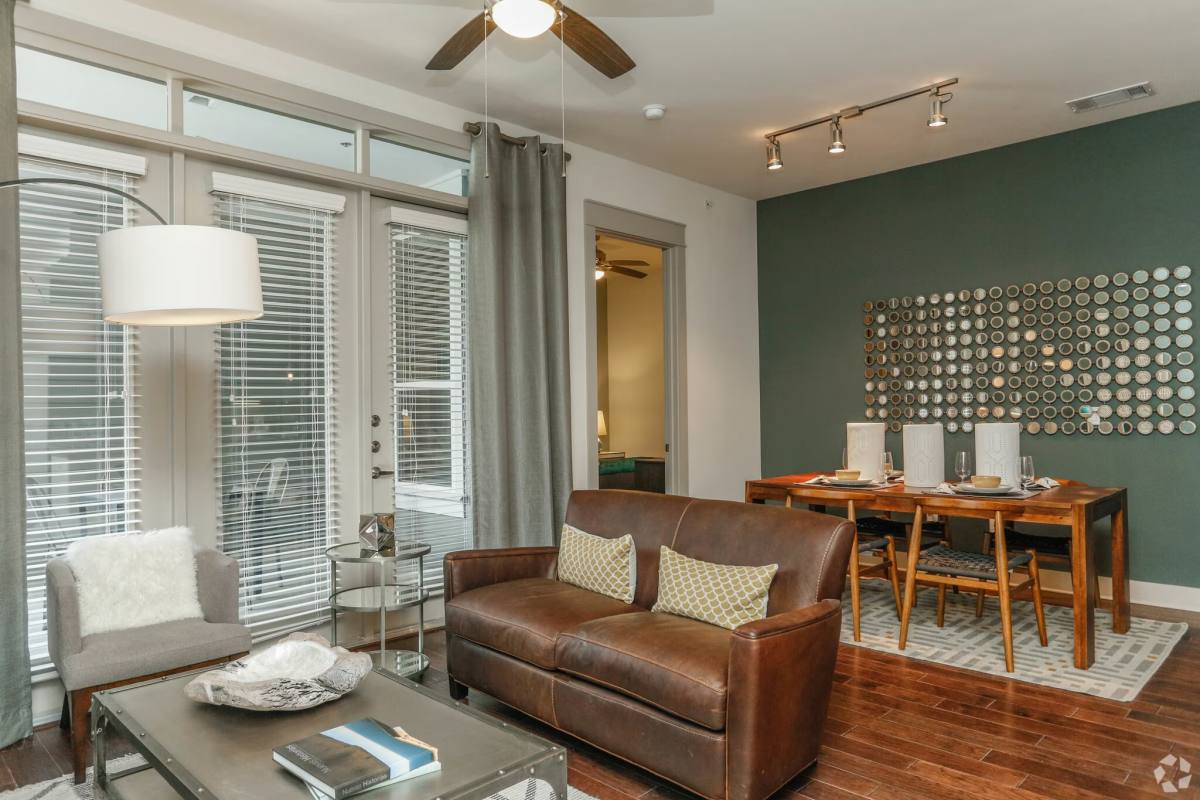 Apartment for rent at 525 W 24th St #HNH1, Houston, TX 77008