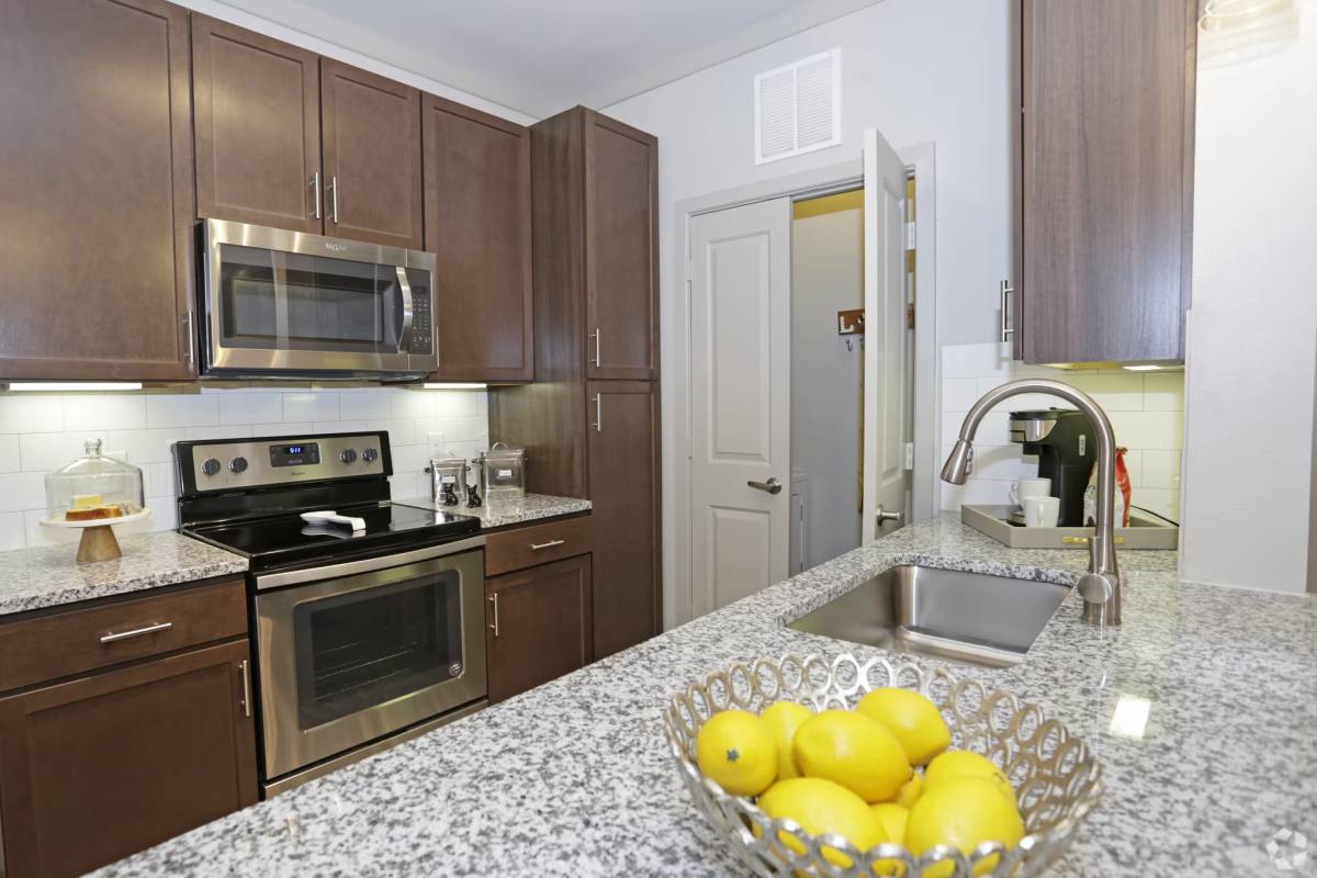 Apartment for rent at 331 Forest Center Dr #KLG1, Kingwood, TX 77339