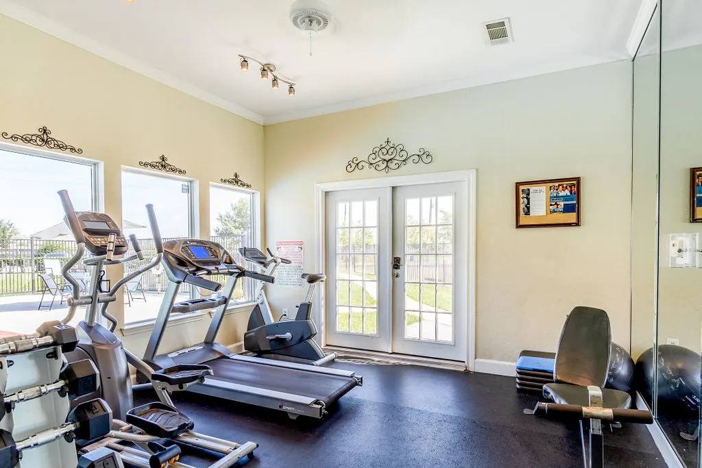 Apartment for rent at 1710 Old Alvin Rd #OBE, Pearland, TX 77581