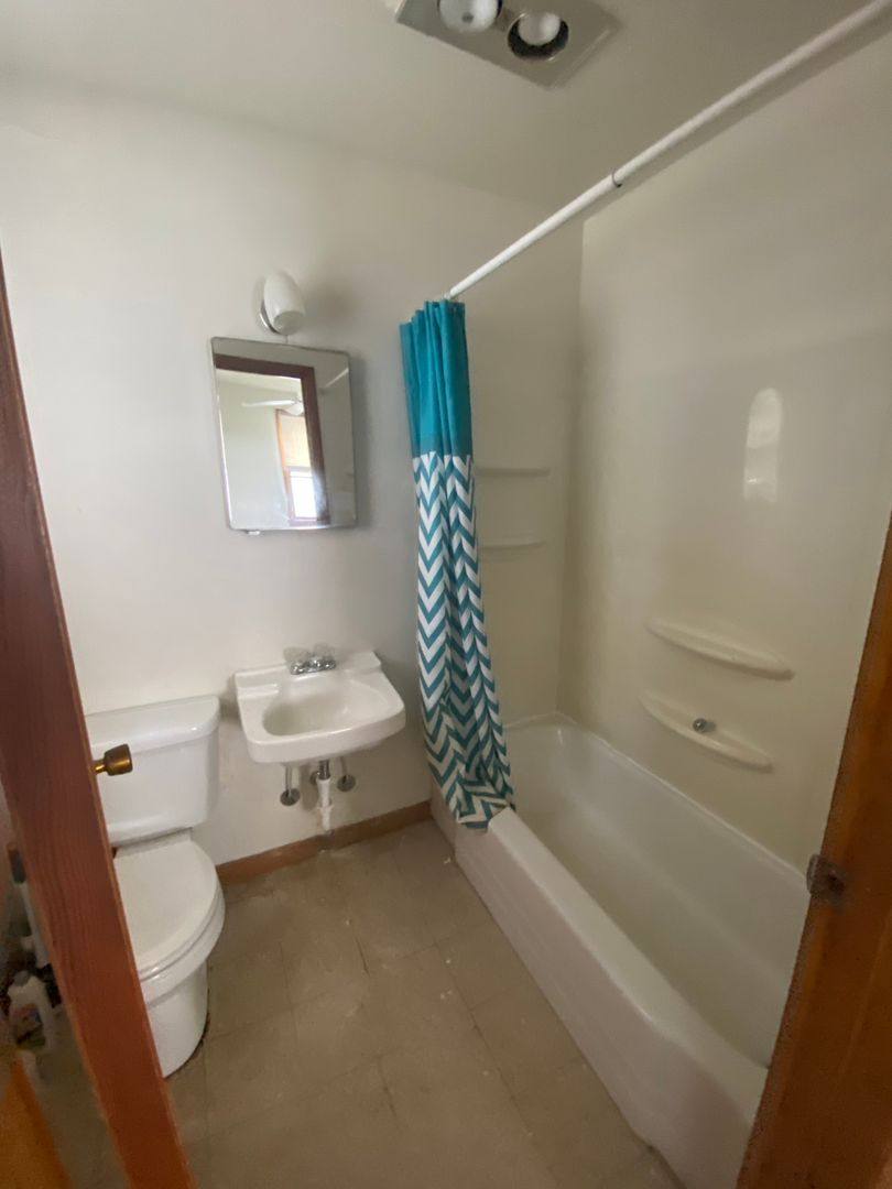 Apartment for rent at 102 Andrew, Jerseyville, IL 62052