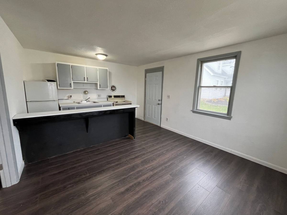 Apartment for rent at 102 Andrew, Jerseyville, IL 62052